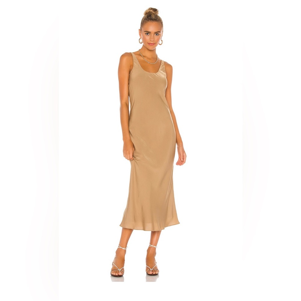 Line & dot scoop neck dress